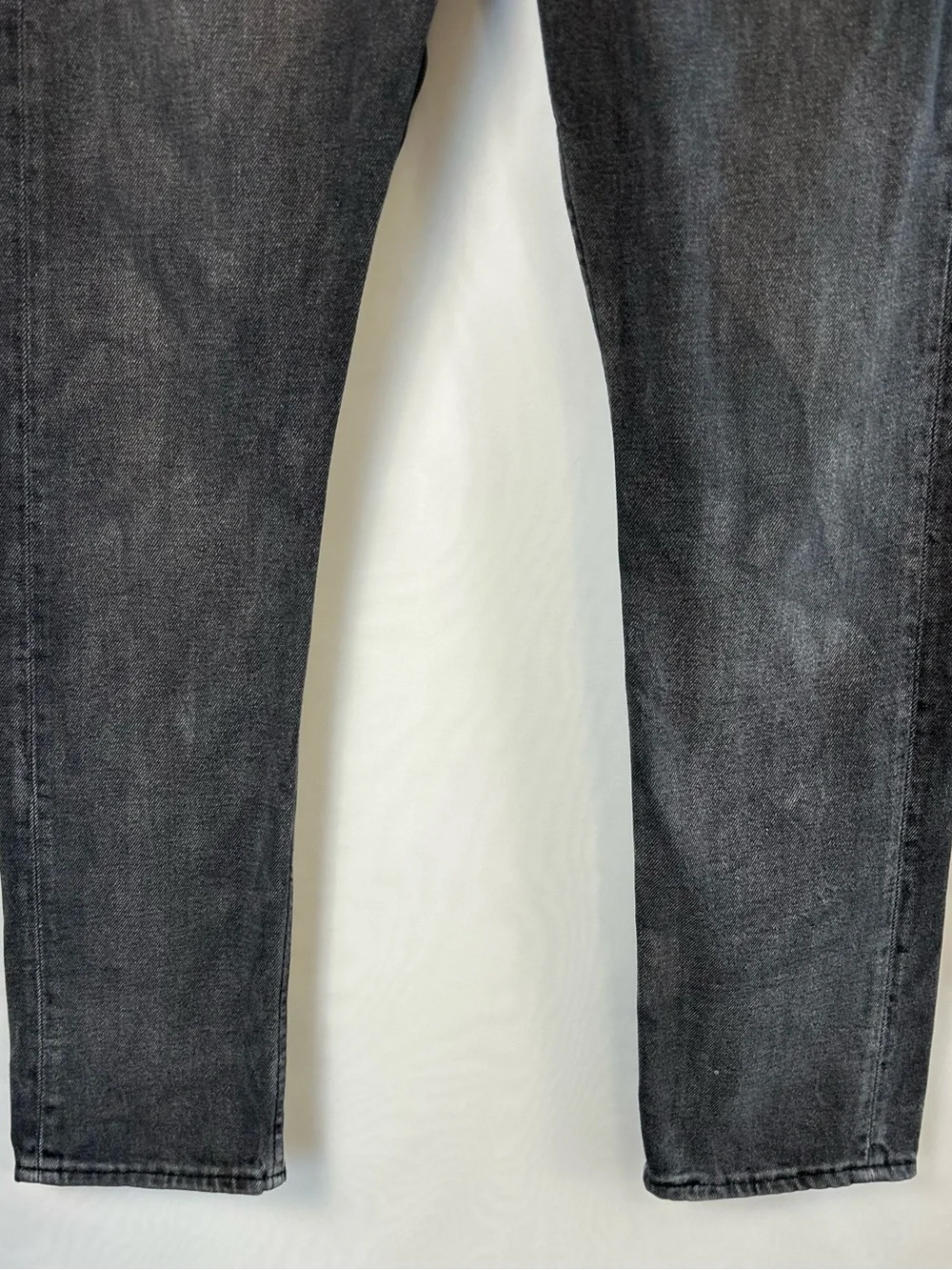 Levi’s 505 Men's Black Wash Straight Leg Jeans / 28” waist
